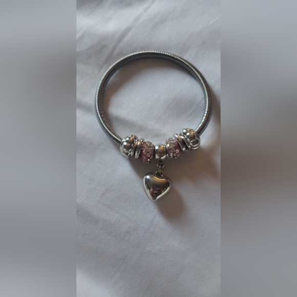 Heart charm bracelet 3/$25 - Picture 3 of 4